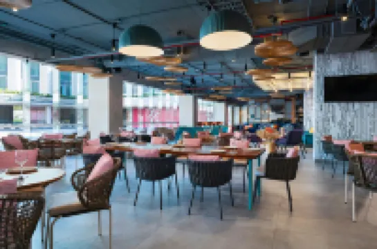 普拉亞德爾卡曼雅樂軒飯店