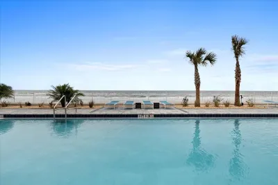 Oceanfront Oasis Daytona Beach 1BR/1BA - Courtyard View #322