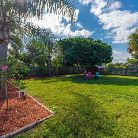 Coastal Karma Cottage - Near downtown Stuart, FL