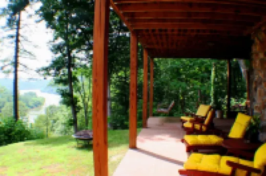 Luxury Lake Cabin by New River Trail w/ Dock/Canoes/Steam Room/Fireplaces...