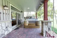 Walking Distance to Wisp. Spacious, 4-bedroom home in the heart of Deep Creek. Hotels in McHenry