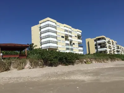 Oceanfront condominium for rent Jensen, Beach Florida Hotels in der Nähe von Santa Lucia River Club