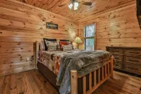 4.3 miles to BR center, Private, Family Fun, Hot Tub, Serene