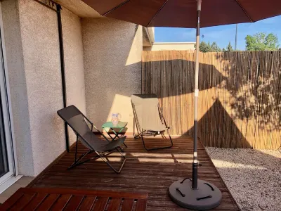 Large and beautiful apartment with Spa, 6 people, garden, all comfort Hotels near Salin d'Aigues-Mortes