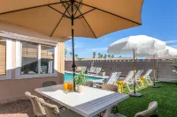 Chic 1Story Pool Home 2KingBeds, Grill, Coffee, AirHockey, Mins2 Las Vegas Strip Hotels near Sam's Club
