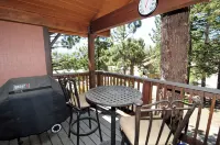 Year round fun luxury location steps to Village, close to all outdoor activities - piscina