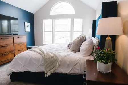 Large Home, 4 bds, 3.5 bths, complete remodeled: luxurious amenities..see pics Отели рядом с достопримечательностью «Парк Маунтвью»