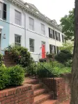 Elegant townhome on quiet street near museums, restaurants, shops, parks & more! - บังกะโล