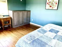 Private Lakefront 4-bedroom vacation with two home's on Lake Champlain Hotels in Champlain