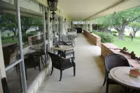 THE LAKE HOUSE AT KNOB HILL