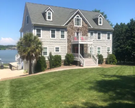 Luxury Lake House, Pool, Hot tub, Dock, Beach, Game room ,Boat Rental available スティール・クリークのホテル