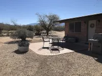 Quiet 3 acre Ranch Home with incredible mountain views!! Hotels in Tanque Verde
