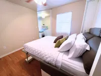2BR 1B guest house. Convenient location, pet friendly, amazing views!