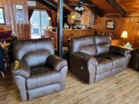 PERFECT LOCATION !!  ONE MILE FROM NORTH CONWAY WITH A SECLUDED FEEL !!