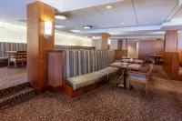 แรนดอล์ฟ โรงแรม ลิเวอร์พูล/ซีราคิวส์/แอร์พอร์ต เวสต์, เทรดมาร์ค - พร้อมอาหารเช้า