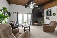 Alaskan Dreamscape Loft [5]