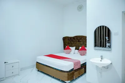 Hotel O Stasiun Cirebon Kejaksan Near Alun Alun Cirebon Formerly Family Homestay Hotels near Pemancingan Harian Bambang