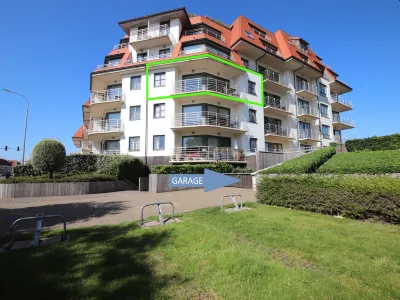 Apartment for 4 People with Terrace Hotels near King Albert I Memorial