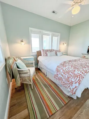 Peaceful Getaway with Amazing Views - Cape Lookout & Beaufort nearby - SLEEPS 8 Hotels in Carteret County