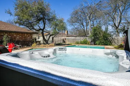 Beautiful Tudor Style home centrally located, and packed with amenities!