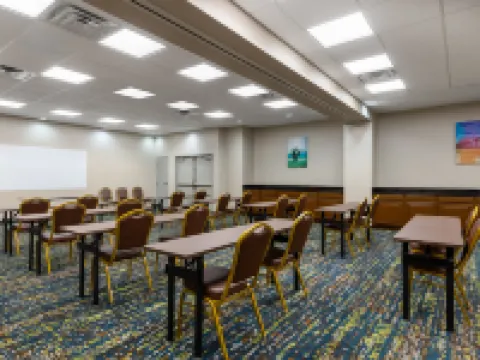 伍德沃德歡朋套房飯店 伍德沃德縣住宿飯店