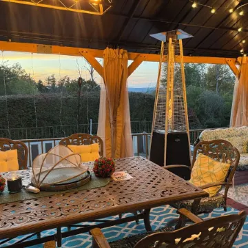 Large Relaxing Family Retreat In The Hudson Valley with Theatre and Gazebo