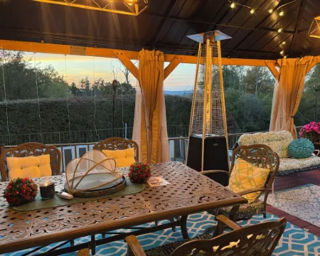 Large Relaxing Family Retreat In The Hudson Valley with Theatre and Gazebo Hotels in Fishkill