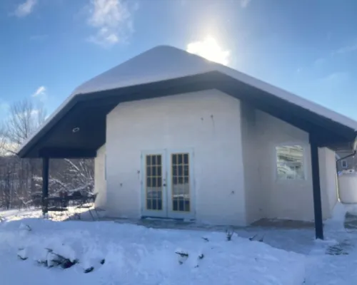 Charming Straw Bale Cottage Near Jay Peak – Cozy, Romantic, and Stylish Escape Hotels in Jay