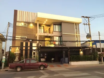 Dino Studio Hotels in der Nähe von Wat Burapa Sang Ming