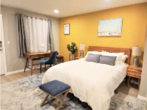 Oasis to Love - On the Lake/Pier/Full Kitchen Lakeport Room #7