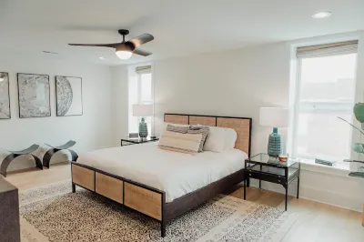 The Principal: Modern Townhome in Downtown Hotels in der Nähe von Adena State Memorial