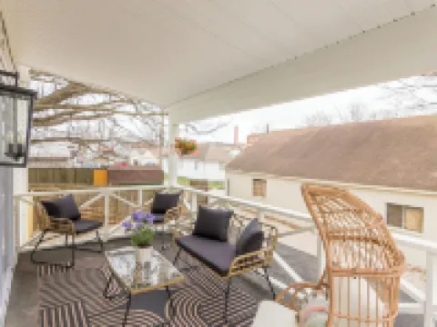 The White House on Oak - Minutes from Louisville Ξενοδοχεία στην πόλη Floyd County