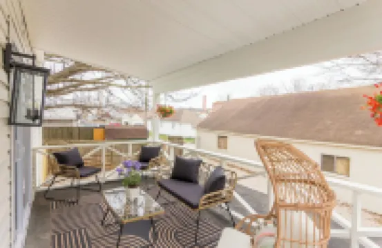 The White House on Oak - Minutes from Louisville