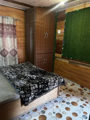 Lassa Bhat Guest House
