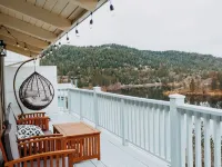 Charming Retreat with Stunning Lake Views. Ξενοδοχεία στην πόλη Crestline