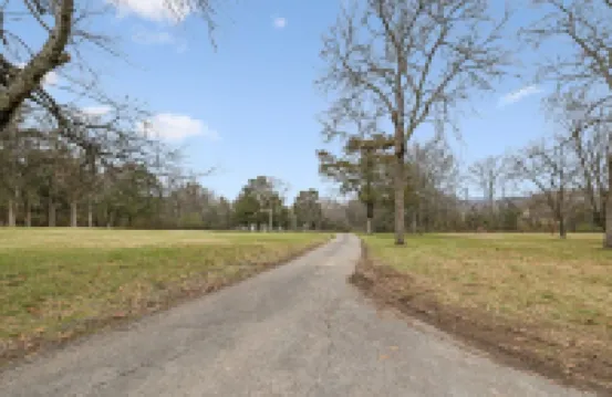 Charming 2-bedroom 2 bath house in Leiper's Fork