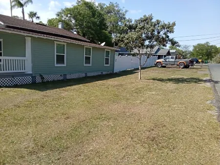 All New Deland Den 4BR, pool, blocks fr Stetson & Downtown Отели рядом с достопримечательностью «Мелчинг Филд эт Конрад Парк»