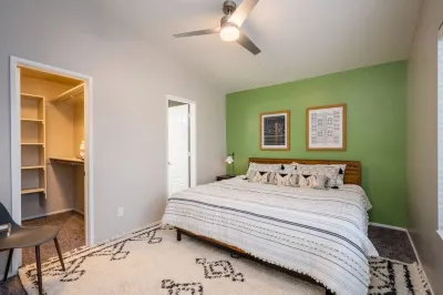 Chic 4BR! Remodeled & Near Fort Bliss