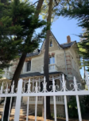 NEW in LABAULE! Near the beach, quality flat for 4 people,garden,swimming-pool