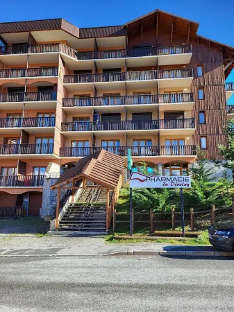 IN THE MASSIF OF DEVOLUY, FLAT COMFORTABLE WITH BALCONY Отели в г. Аньер-ан-Деволюи