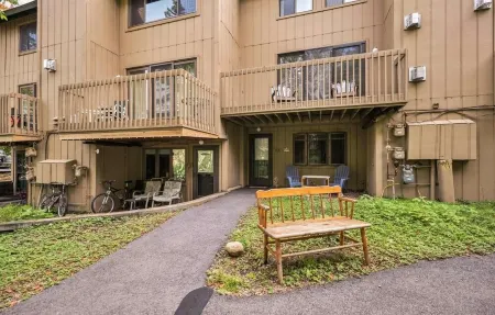 Cozy Ski Retreat at Waterville Valley. Pet Friendly!