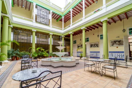 Hotel Saratoga Отели в г. Ольгин