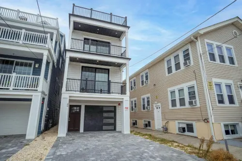 Unlimited Ocean Views 5 BR 5 Bath  Beach Block