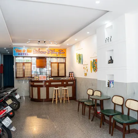 You & Me Hotel & Apartment Отели рядом с достопримечательностью «Храм Кита»
