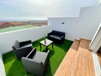 Sea View Bungalow with Communal Pool فنادق في كاليتا دي فوستي