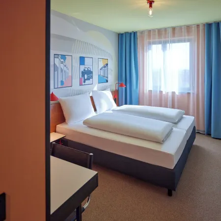 McDreams Hotel Stuttgart-City Отели рядом с достопримечательностью «Парк Киллесберг»