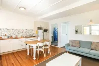 1 Bdr Funky Beach Pad Steps To The Beach W Parking