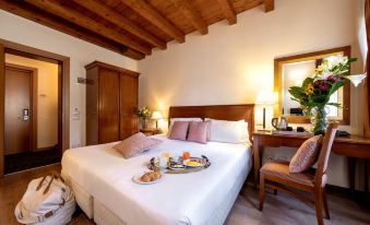 Hotel Venice Resort Airport