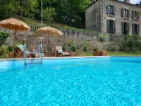 Maison Volière Hotels in Bersac-sur-Rivalier