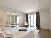 Luxury Villa in Sint-Idesbald with Hot Tub